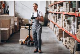 Het belang van duurzame batterijen voor pallettrucks en hoe dit de efficiëntie van het bedrijf verhoogt